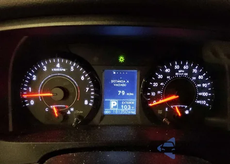 2015 Toyota Sienna Le z USA, uszkodzony, nr VIN 5TDKK3DC6FS563360